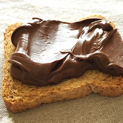 torrada amb Crema d'avellanes sense sucre